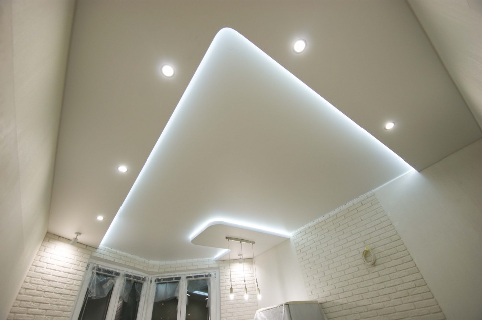 Заказать парящие натяжные потолки в г. Миасс